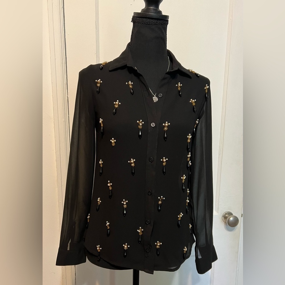 #262 Beautifully detailed blouse